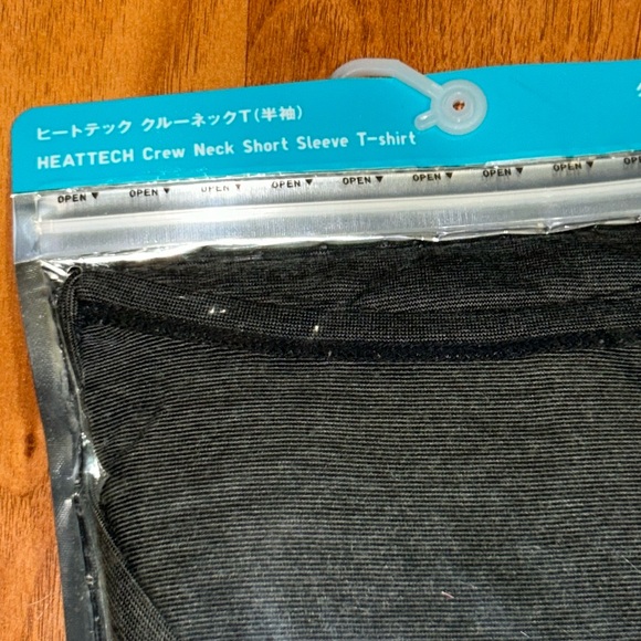 MEN’S NWT Uniqlo Heattech Crew Neck Short Sleeve T-Shirt Dark Gray - Picture 6 of 10
